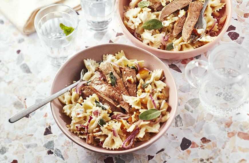 Farfalle au foie de veau, dés de poire, sauce au Stilton et aux noix