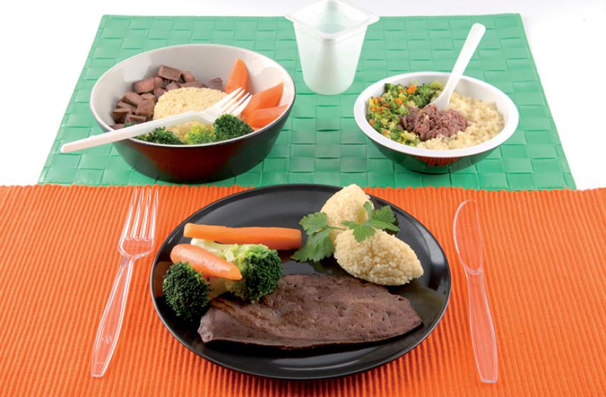 Foie de veau poêlé, bâtonnets de brocoli et carottes Foie de veau poêlé, bâtonnets de brocoli et carottes