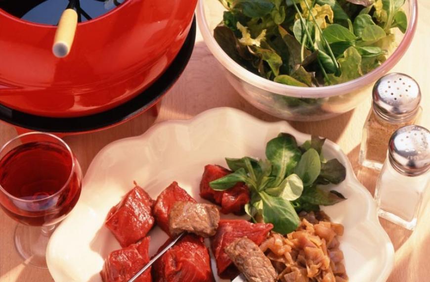 Fondue Bourguignonne à la confiture d'échalotes Fondue Bourguignonne à la confiture d'échalotes