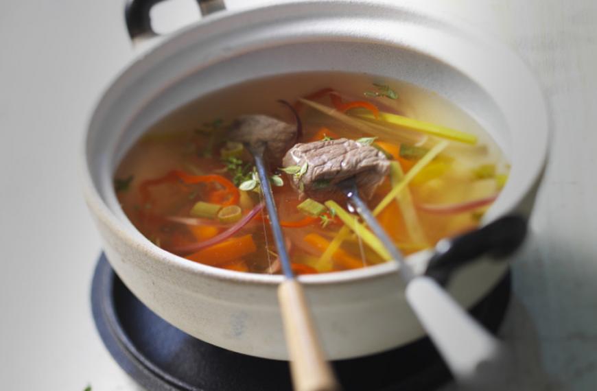 La fondue à la viande et au vin blanc du Restaurant Tandem à Verchères