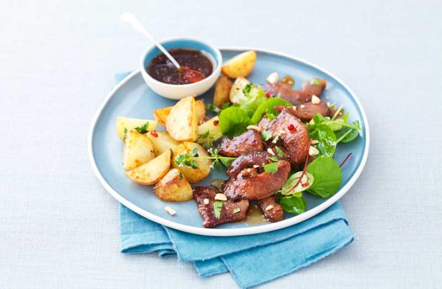 Groin de porc grillé à la sauce aigre douce et coriandre Groin de porc grillé à la sauce aigre douce et coriandre