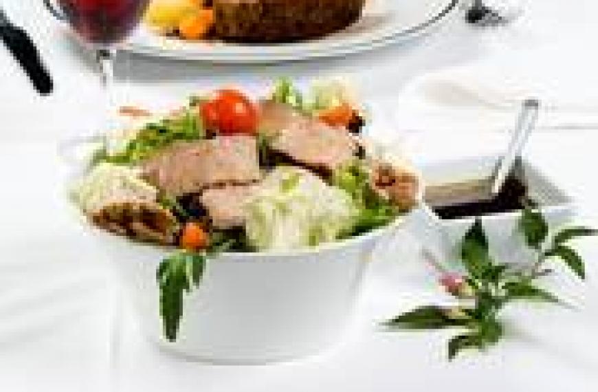 Emincé de boeuf en salade et vinaigrette de framboise Emincé de boeuf en salade et vinaigrette de framboise