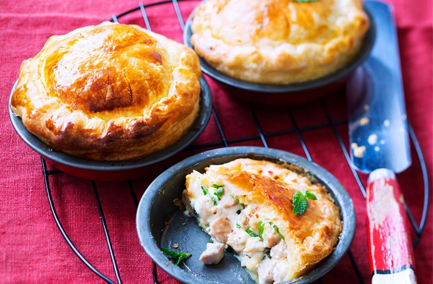 Mini-tourtes de rognons blancs d’agneau aux pousses d’épinard et chèvre frais