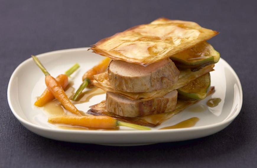 Pastillas de mignon de veau rôti aux figues et ses carottes au jus