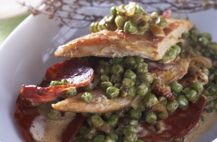 Grillades de veau au chorizo et aux petits pois