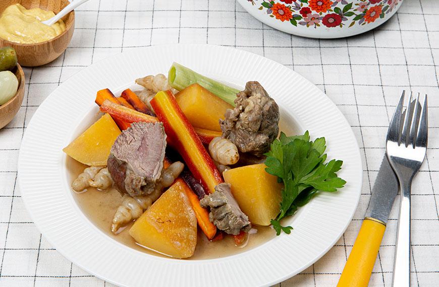 Pot-au-feu d’agneau aux légumes d'antan