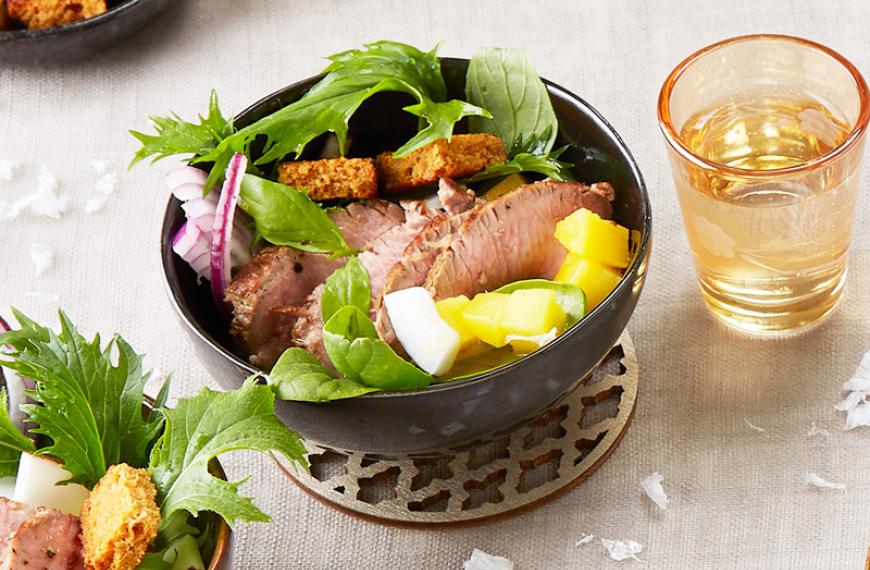 Salade exotique au tataki d’agneau