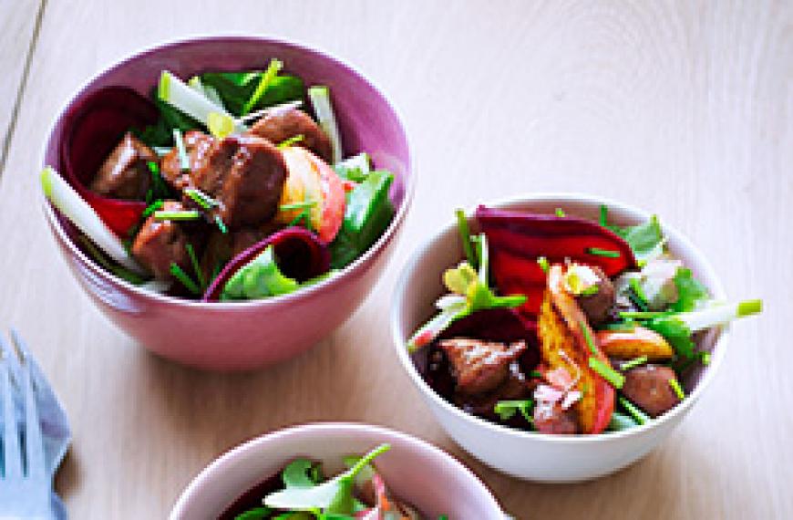 Salade tiède au foie de veau laqué au miel Salade tiède au foie de veau laqué au miel