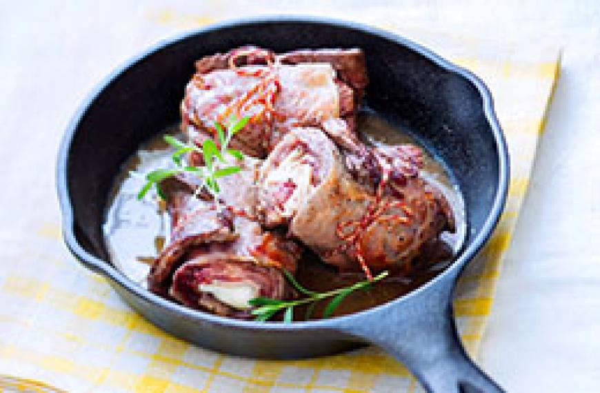 Saltimboccas d’onglet de bœuf au speck et sauce à l’échalote