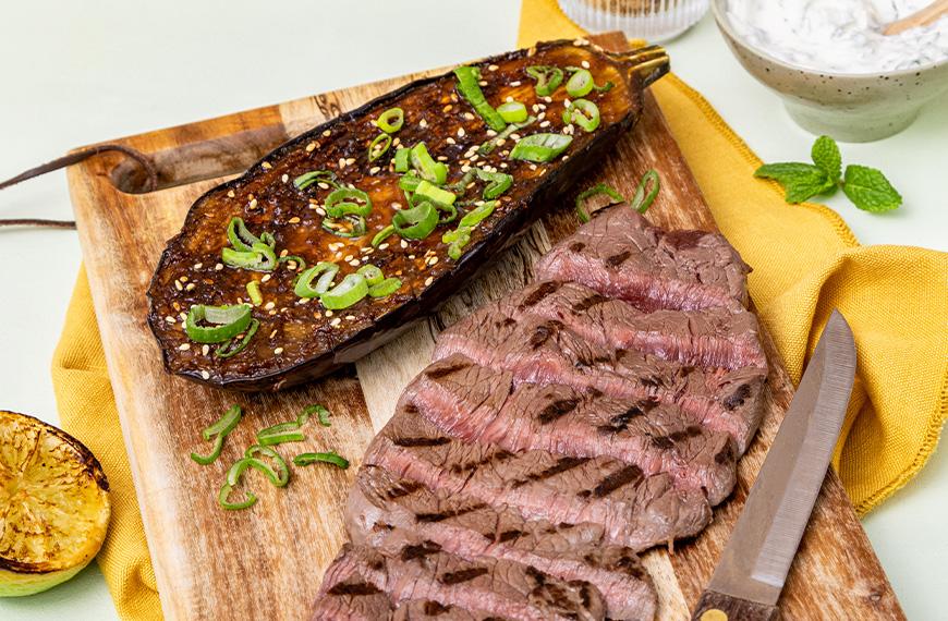 Steak de viande chevaline et aubergine miso