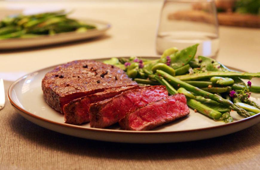 Steak minute &agrave; la po&ecirc;le, sauce &eacute;chalote