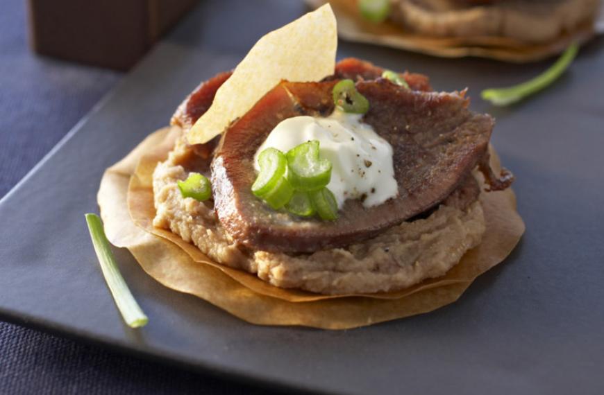 Tartelettes de langue de boeuf sur lit de châtaignes